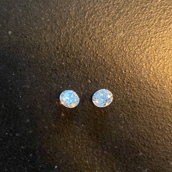 2 round cut 0,20 each loose white diamonds - Picture 2 of 2